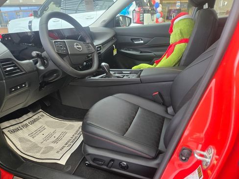 New 2026 Nissan Sentra SR w/ SR Premium Package FWD image 4
