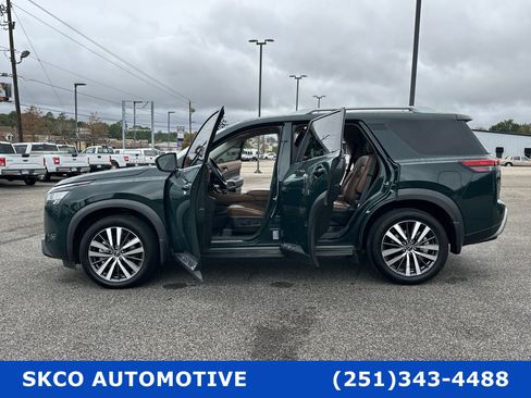 Used 2022 Nissan Pathfinder Platinum w/ Cargo Package image 34