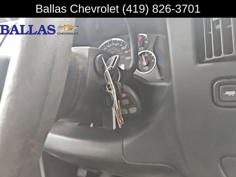 Used 2014 Chevrolet Express 2500 RWD image 17