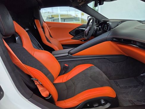 Used 2025 Chevrolet Corvette Stingray Premium Cpe w/ Z51 Performance Package RWD image 18