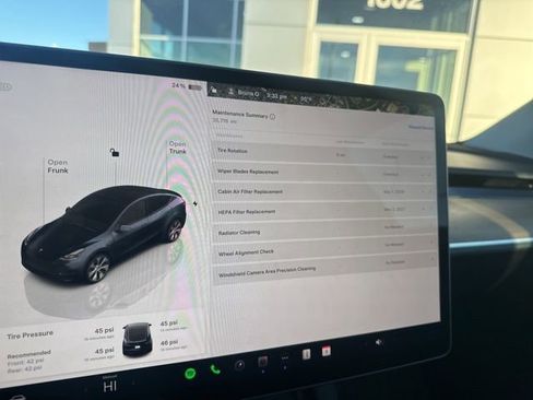 Used 2024 Tesla Model Y Long Range image 11