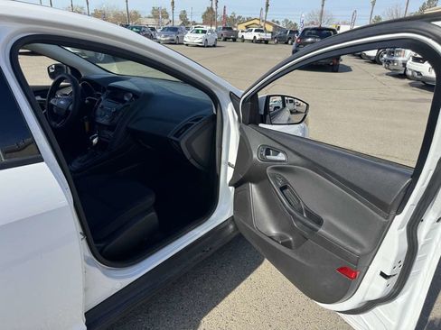 Used 2016 Ford Focus SE image 15