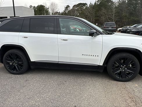 Used 2024 Jeep Wagoneer Launch Edition image 7