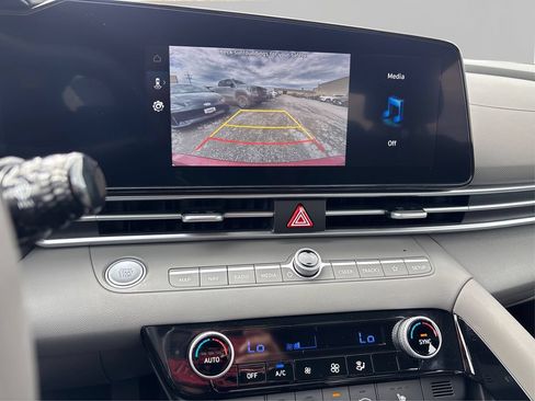 Certified 2023 Hyundai Elantra SEL w/ Convenience Package FWD image 32