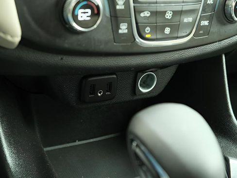 Used 2023 Chevrolet Traverse LS image 17