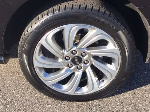 Used 2024 Lincoln Navigator Reserve image 12