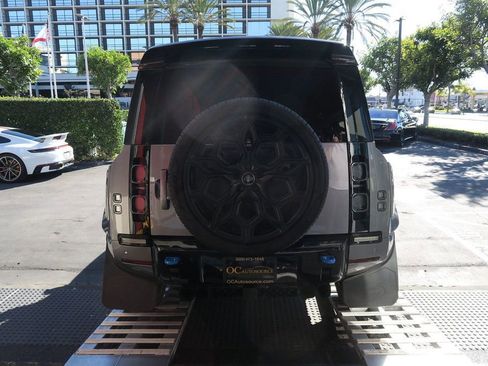 Used 2024 Land Rover Defender 110 X-Dynamic SE image 65