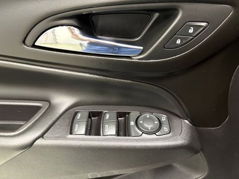 Used 2018 Chevrolet Equinox LT image 14