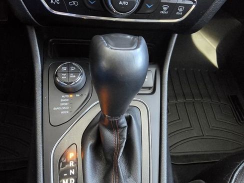 Used 2022 Jeep Cherokee Trailhawk w/ Premium Leather Package image 23