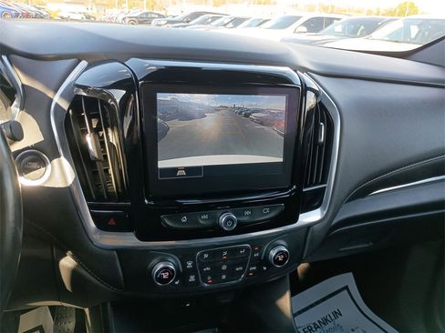 Used 2022 Chevrolet Traverse LT image 23