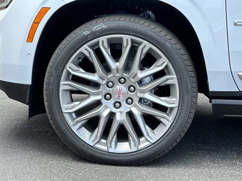 New 2026 GMC Yukon XL Denali w/ Denali Reserve Package AWD/4WD image 27