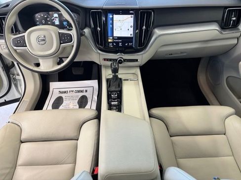 Used 2019 Volvo XC60 T6 Momentum w/ Advanced Package AWD/4WD image 12