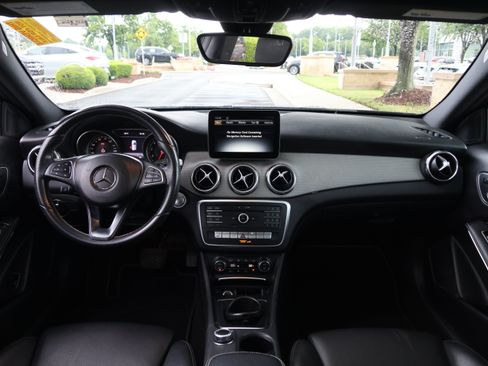 Used 2018 Mercedes-Benz GLA 250 image 16