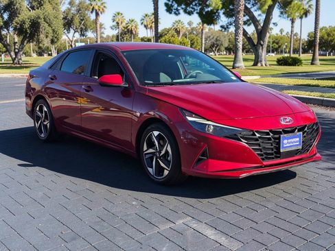 Certified 2023 Hyundai Elantra SEL w/ Convenience Package image 4