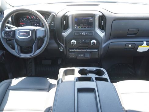 Used 2025 GMC Sierra 2500 Pro AWD/4WD image 9