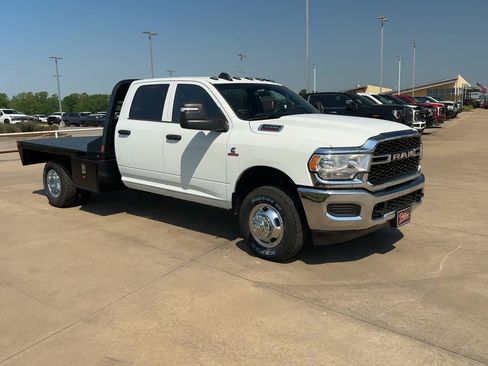 New 2024 RAM 3500 Tradesman w/ Chrome Appearance Group image 2
