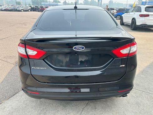 Used 2016 Ford Fusion SE FWD image 6