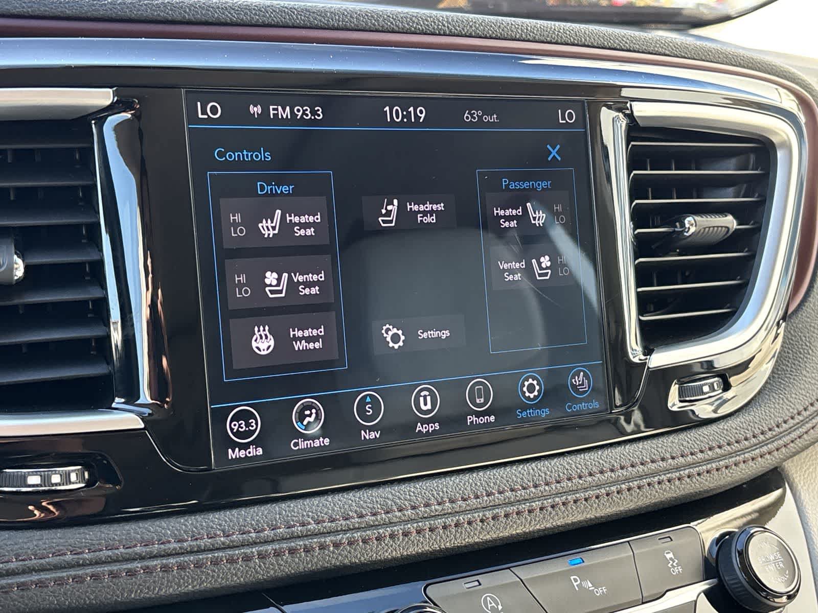 Used 2020 Chrysler Pacifica Limited FWD image 26