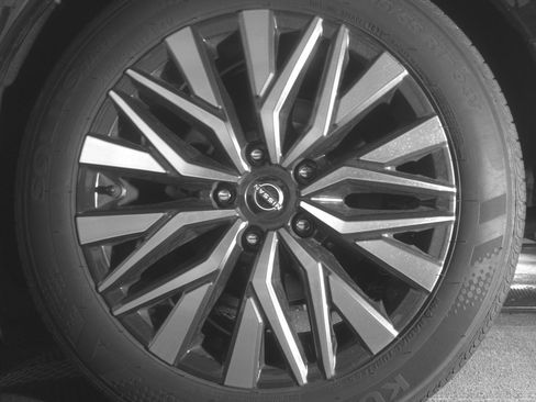 Used 2025 Nissan Altima 2.5 SV image 11