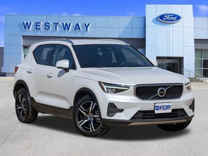 Used 2023 Volvo XC40 B5 Core