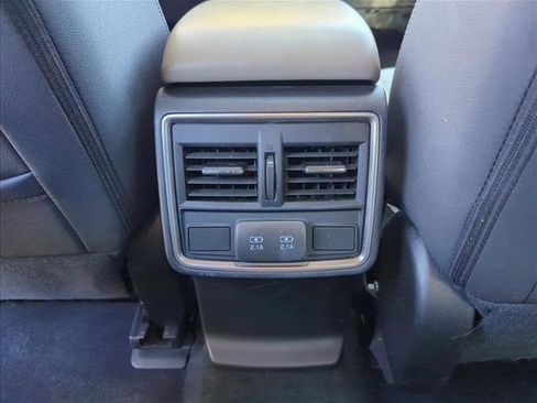 Used 2021 Subaru Forester Premium image 21