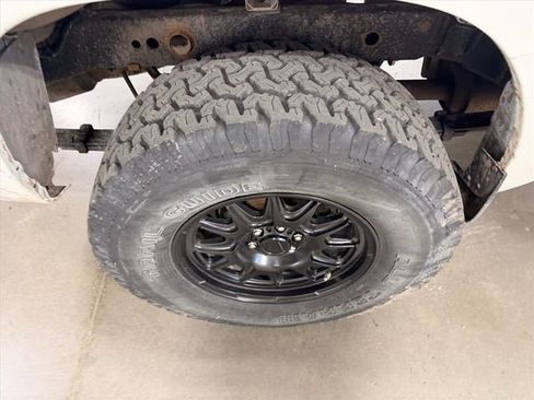 Used 2022 Nissan Frontier SV AWD/4WD image 24
