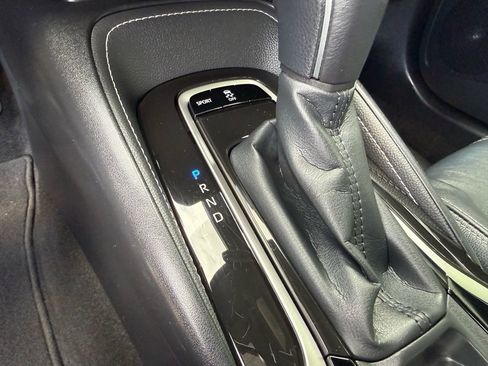 Used 2019 Toyota Corolla XSE FWD image 28