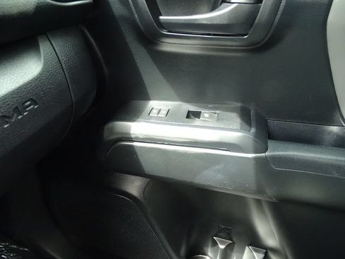 Used 2019 Toyota Tacoma SR RWD image 10