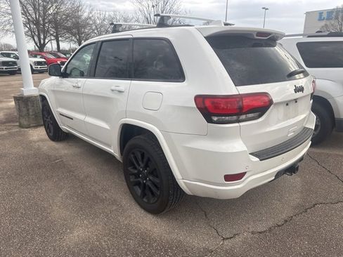 Used 2019 Jeep Grand Cherokee Altitude image 10