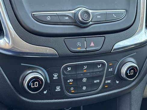Used 2023 Chevrolet Equinox LT FWD image 18