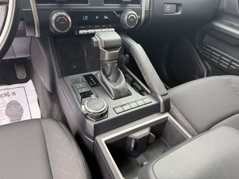 Used 2024 Toyota Tacoma SR5 AWD/4WD image 18