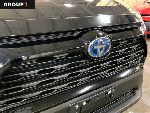 Used 2024 Toyota RAV4 LE image 30