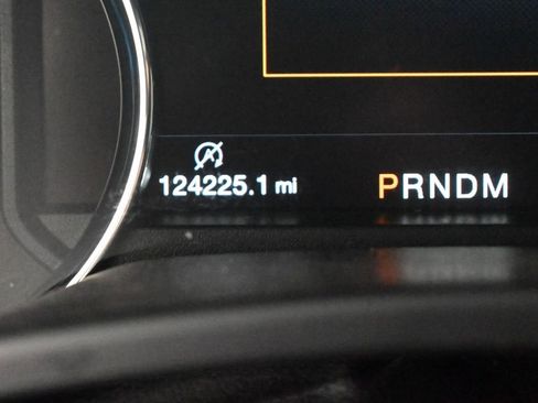 Used 2019 Ford F150 Lariat w/ Equipment Group 501A Mid image 15