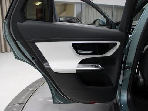 Used 2025 Mercedes-Benz GLC 350e GLC 350e 4MATICﾮ w/ AMG Line image 38