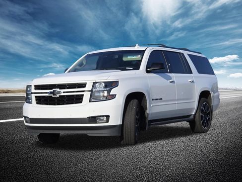 Used 2018 Chevrolet Suburban Premier AWD/4WD image 19