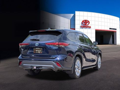 Used 2023 Toyota Highlander Limited AWD/4WD image 5