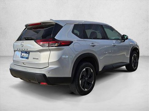 Used 2024 Nissan Rogue SV AWD/4WD image 5