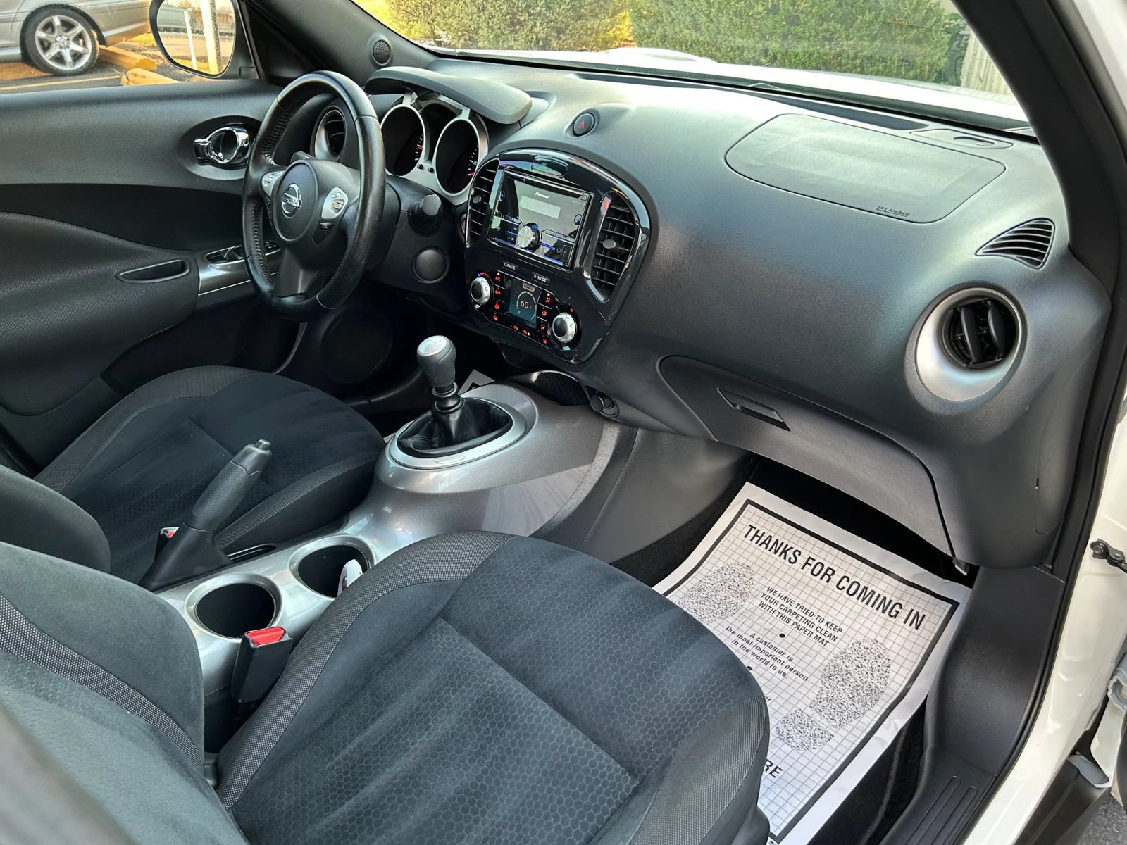 Used 2014 Nissan Juke SV FWD image 25