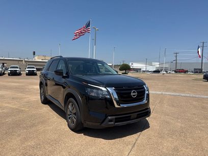 Certified 2025 Nissan Pathfinder SV