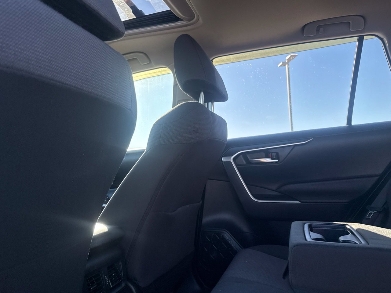 Used 2019 Toyota RAV4 XLE FWD image 39