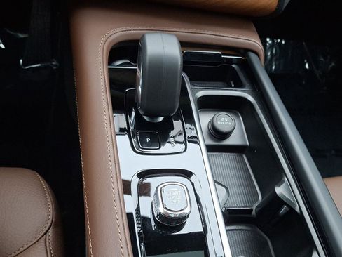 Certified 2024 Volvo XC90 B6 Plus w/ Protection Package image 17