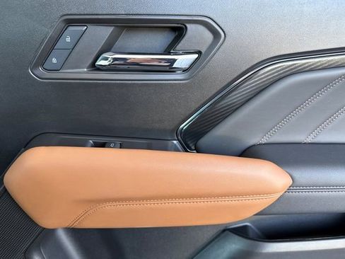 Used 2024 GMC Canyon AT4 w/ AT4 Premium Package image 21