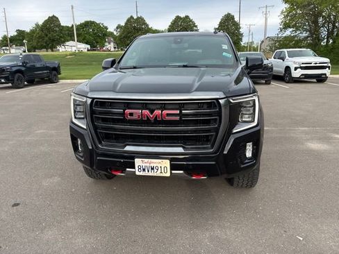 Used 2021 GMC Yukon AT4 w/ AT4 Premium Package AWD/4WD image 4