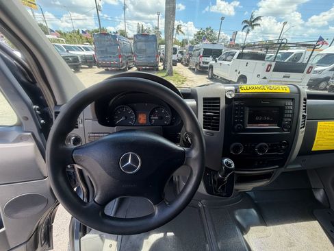 Used 2018 Mercedes-Benz Sprinter 2500 image 14