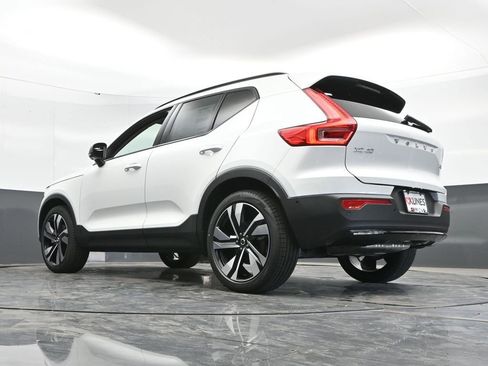 New 2025 Volvo XC40 B5 Plus w/ Protection Package Premier image 45