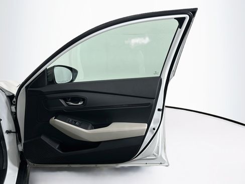 Used 2025 Honda Accord SE image 30