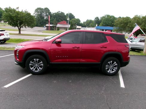 Used 2026 Chevrolet Equinox LT w/ Convenience Package II FWD image 6