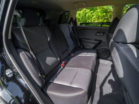 Used 2022 Nissan Rogue SV FWD image 28