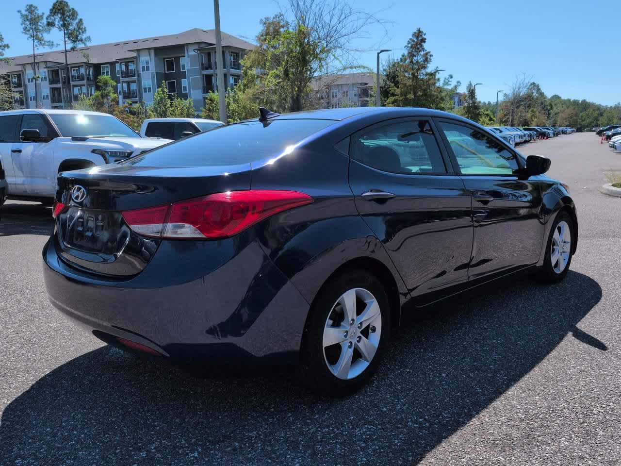 Used 2013 Hyundai Elantra GLS w/ Preferred Pkg FWD image 6