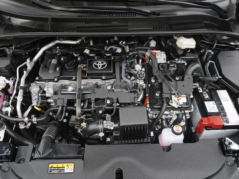 Used 2025 Toyota Corolla LE image 28